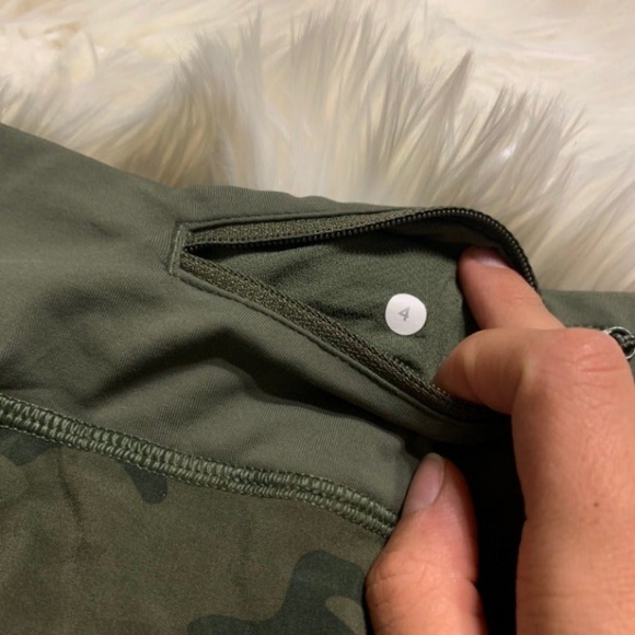 Lululemon Run: Speed Short Savasana Camo Fatigue - Picture 3 of 4